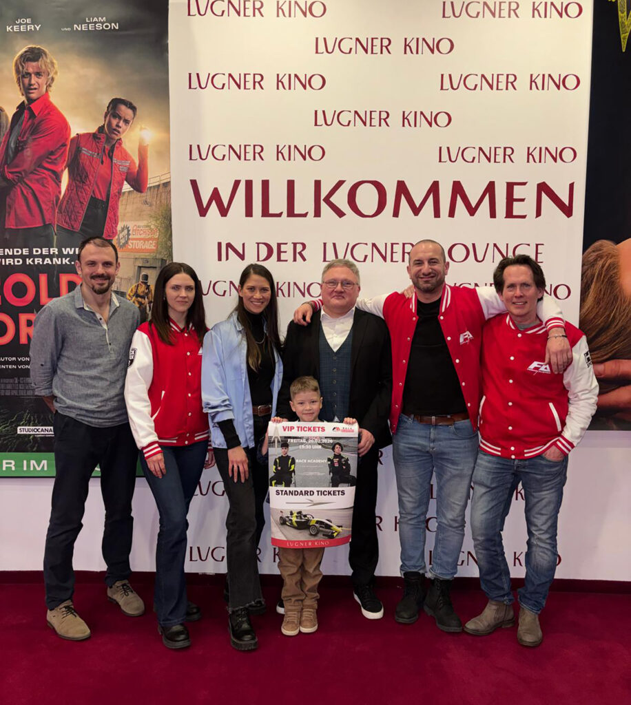 Kino - Filmcrew Kos, Krenn, Tieber-Gibbs mit Sohn, Miltner, Khachesarian, Derflinger